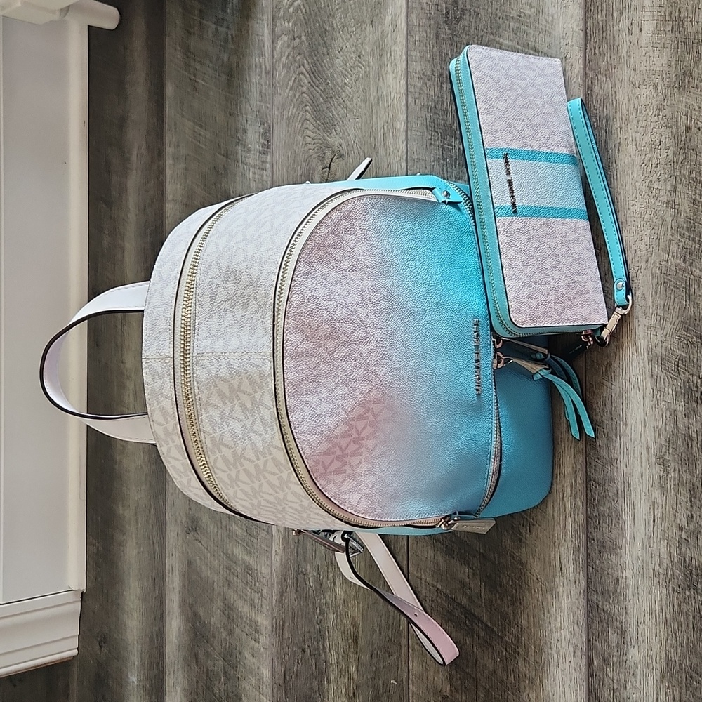 Michael Kors Rhea Medium Ombré Logo backpack & Wristlet *RARE*